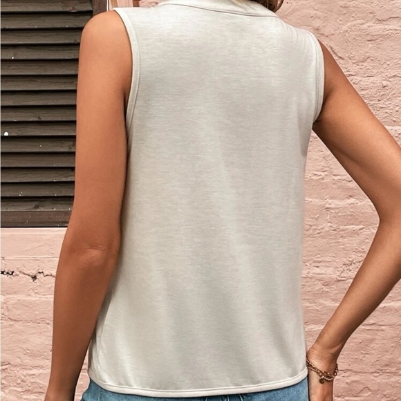 New notched v neck tank top - Picture 5 of 6
